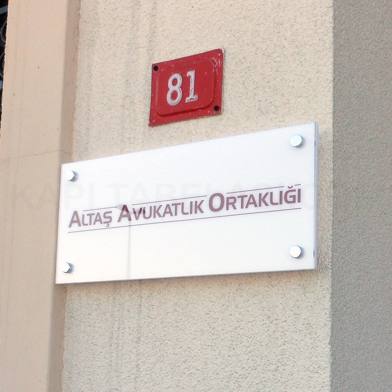 pleksi-kapı-tabelası-2 pleksi-kapı-tabelası-2
